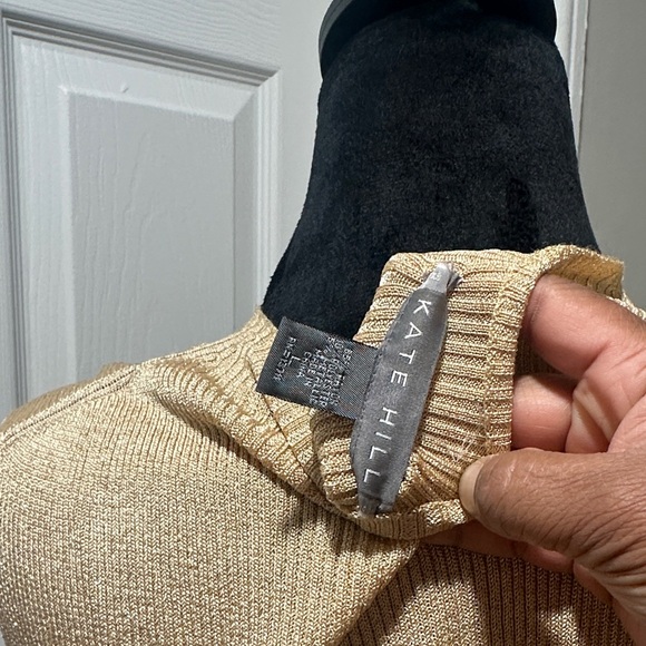 ☀️Gold Sleeveless Knit Top☀️ - Picture 5 of 5